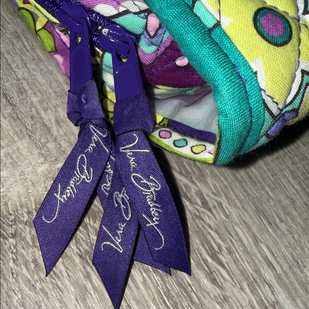 Preloved Vera Bradley Purple and Green Floral Travel Bag (cosmetic) EUC - Picture 3 of 9